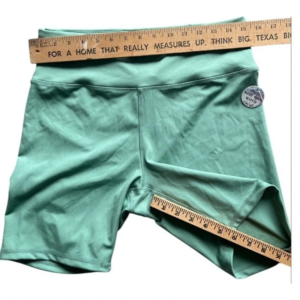 Embrace‎ life Shorts Sz 1X Green
